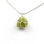 Collier grenat grossulaire brut. argent 925.