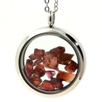 Collier grenat rhodolite brut. mod�le m�daillon 20 mm. couleur argent.