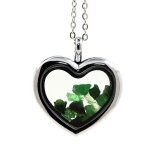 Collier grenat tsavorite brut. mod�le coeur.