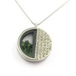 Collier grenat tsavorite brut. modle demi - cercle.