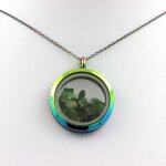 Collier grenat tsavorite brut. mod�le multicolore.