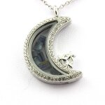 Collier kyanite brut. modèle lune. Collier kyanite brut. modèle lune.