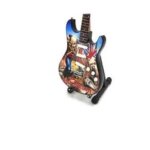 Guitare miniature 22 cm avec son chevalet tribute iron maiden trooper