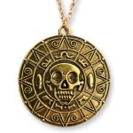 Kal - collier mdaillon du pirate avec crne - carabes - couleur or - diamtre 3, 5 cm chane 55 cm ...