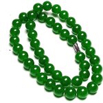 Kal - collier en perles de jade naturelles de 10 mm, fait a la main, 45, 7 cm, vert