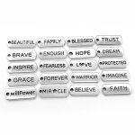 Lot de 20 pendentifs rectangulaires inspirants avec mots pour la fabrication de bijoux, bracelets, colliers, ... Lot de 20 pendentifs rectangulaires inspirants avec mots pour la fabrication de bijoux, bracelets, colliers, ...