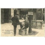 Paris - les petits papiers - le decrotteur - commissionnaire fait les courses et porte les paquets - ...