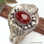 Bracelet tibtain bouddhiste cornaline om