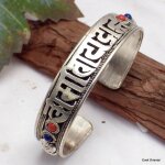 Bracelet tibtain en mtal blanc mantra