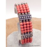 Bracelet tibtain en perles de corail rose