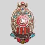 Gros pendentif tibtain bouddhiste om