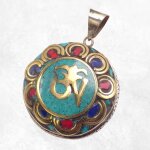 Pendentif orn du om tibtain couleur turquoise