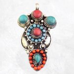 Pendentif tibétain style antique Pendentif tibétain style antique