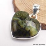 Petit pendentif coeur en opale verte Petit pendentif coeur en opale verte