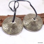 Tingshas tibtaines cymbales fleurs 4, 7 cm