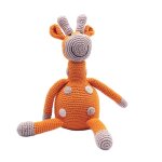 Doudou hochet girafe orange 24cm pebble maille crochet coton bio -
