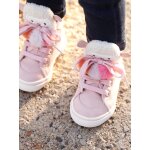 Baskets montantes bébé fille 3 pompons rose clair Baskets montantes bébé fille 3 pompons rose clair