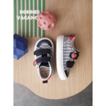 Baskets scratch�es b�b� ray� bleu