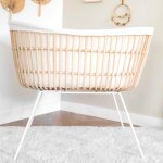 Berceau bébé en rotin et pieds métal - java rotin blanchi Berceau bébé en rotin et pieds métal - java rotin blanchi