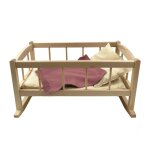 Berceau en bois avec couverture tricot beige Berceau en bois avec couverture tricot beige