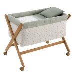 Berceau � pieds crois�s en bois de h�tre avec roulettes et matelas beige / vert / blanc � motifs