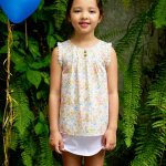 Blouse fleurie liberty � bretelles crois�es ana�s jaune bleu rose pastel