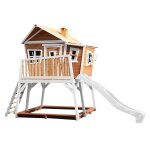 Cabane en bois avec toboggan blanc Cabane en bois avec toboggan blanc