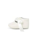 Chaussures � ruban pour c�r�monies beige