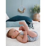 Combinaison b�b� naissance forme barboteuse bleu chambray ray�
