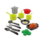 Ensemble de casseroles et po�les avec ustensiles de cuisine multicolore