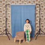 Fauteuil vintage enfant bois d'h�v�a et tissu chenille - louisa taupe
