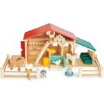 La ferme en bois avec animaux beige, rouge, bleu