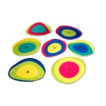 Jeu de course aux couleurs - tapis et b�tons color�s - jeu plein air actif enfants multicolore