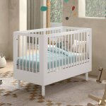 Lit b�b� en h�tre massif aubane blanc
