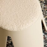 Lot de 2 tabourets empilables enfant polypropyl�ne et bouclette textur�e - niki kids beige