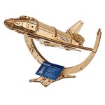 Navette spatiale discovery maquette en bois  construire avec tlescope hubble et support flottant brown ...