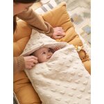 Nid d'ange motif coeur en jacquard beige