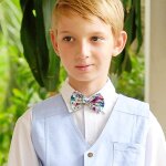 Noeud papillon enfant fleuri et costume mariage violet bleu