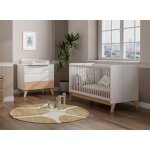Petite chambre bb equilibre blanc / pin
