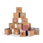 Puzzle cubes en bois marron