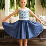 Robe c�r�monie qui tourne fleurie hepburn bleu denim bleu roi