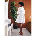 Robe courte broderie anglaise grossesse et allaitement blanc