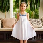 Robe demoiselle d'honneur fleurie coupe ample emma blanc bleu roi