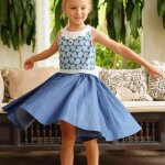 Robe qui tourne t fleurie dentelle hepburn bleu roi bleu denim