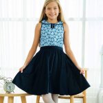 Robe qui tourne et fleurie liberty hepburn bleu marine bleu roi