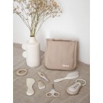 Trousse de toilette et 10 accessoires beige