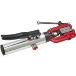 Appareil � collets pour conduits de freinage avec v�rin hydraulique