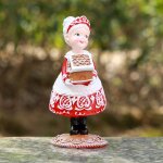 Dcorations de nol en rsine de jardin extrieur, jolis couples tenant des coffrets cadeaux, gteau ...
