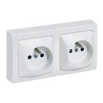 Double prise 2p + t avec boîtier - blanc legrand Double prise 2p + t avec boîtier - blanc legrand