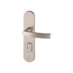 Ensemble poigne de porte blinde sur plaque standard essential bricard entraxe 195mm bross gris